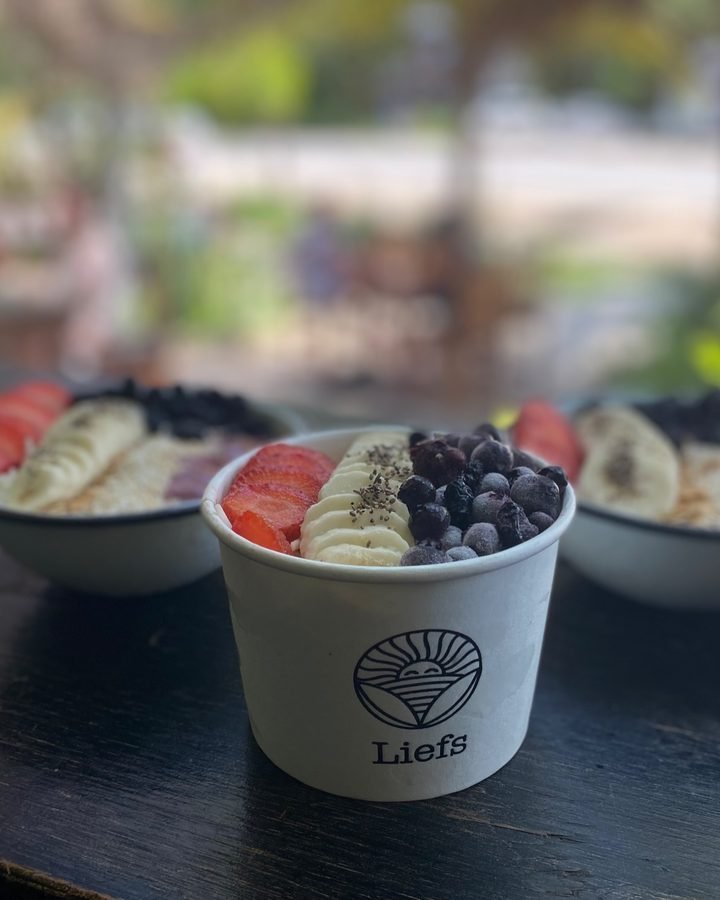 Acai bowls with blueberries at Liefs Tulum